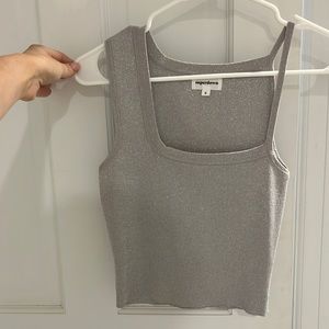 Asymmetrical shimmery tank